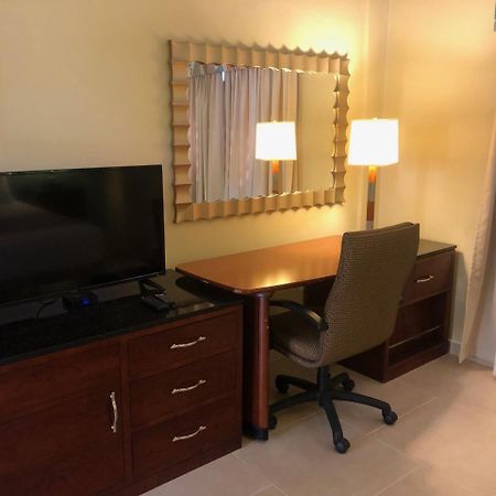 Carl'S Unique Inn & Conference Facilities خليج سِمبسون المظهر الخارجي الصورة
