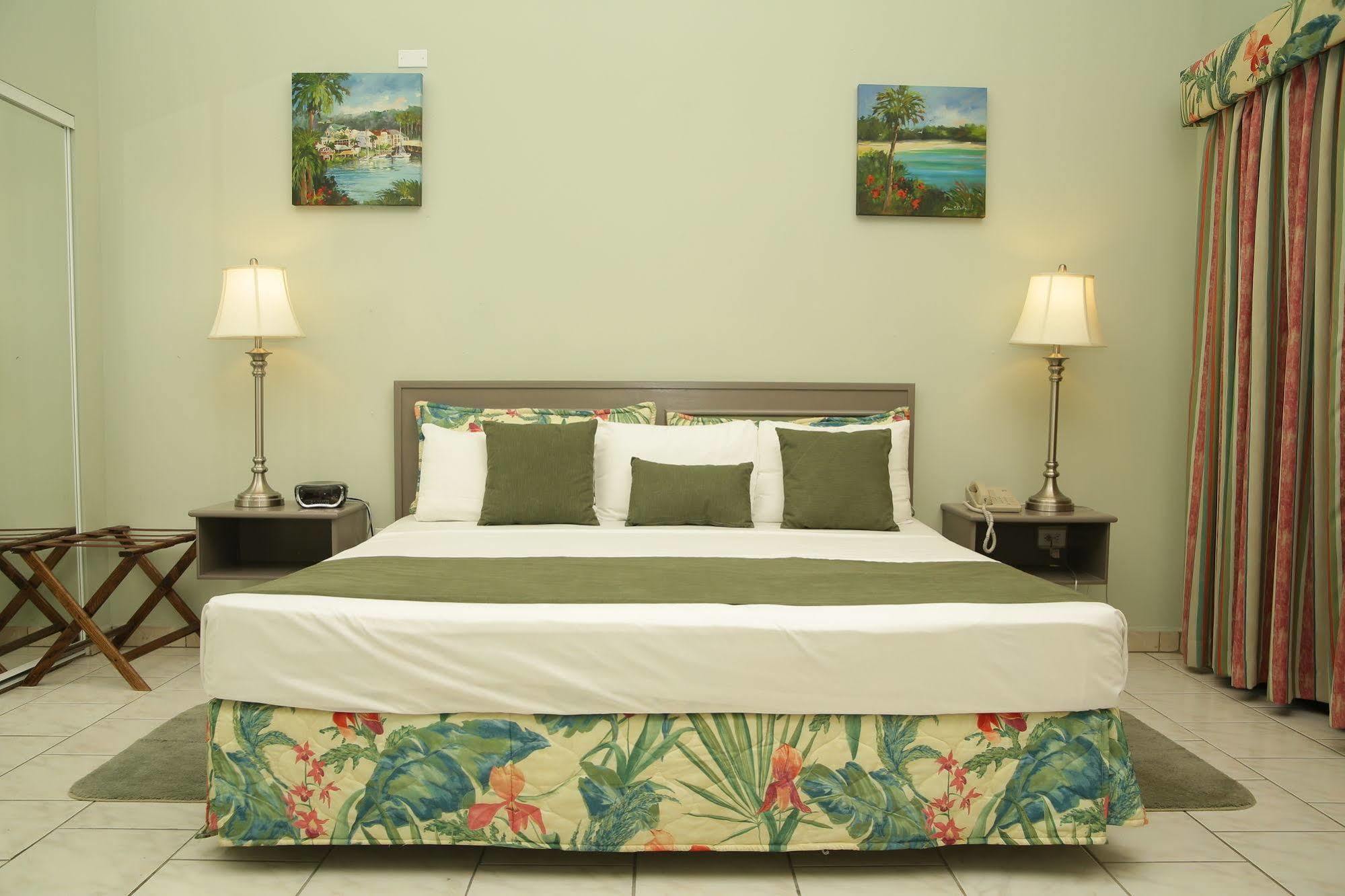 Carl'S Unique Inn & Conference Facilities خليج سِمبسون المظهر الخارجي الصورة