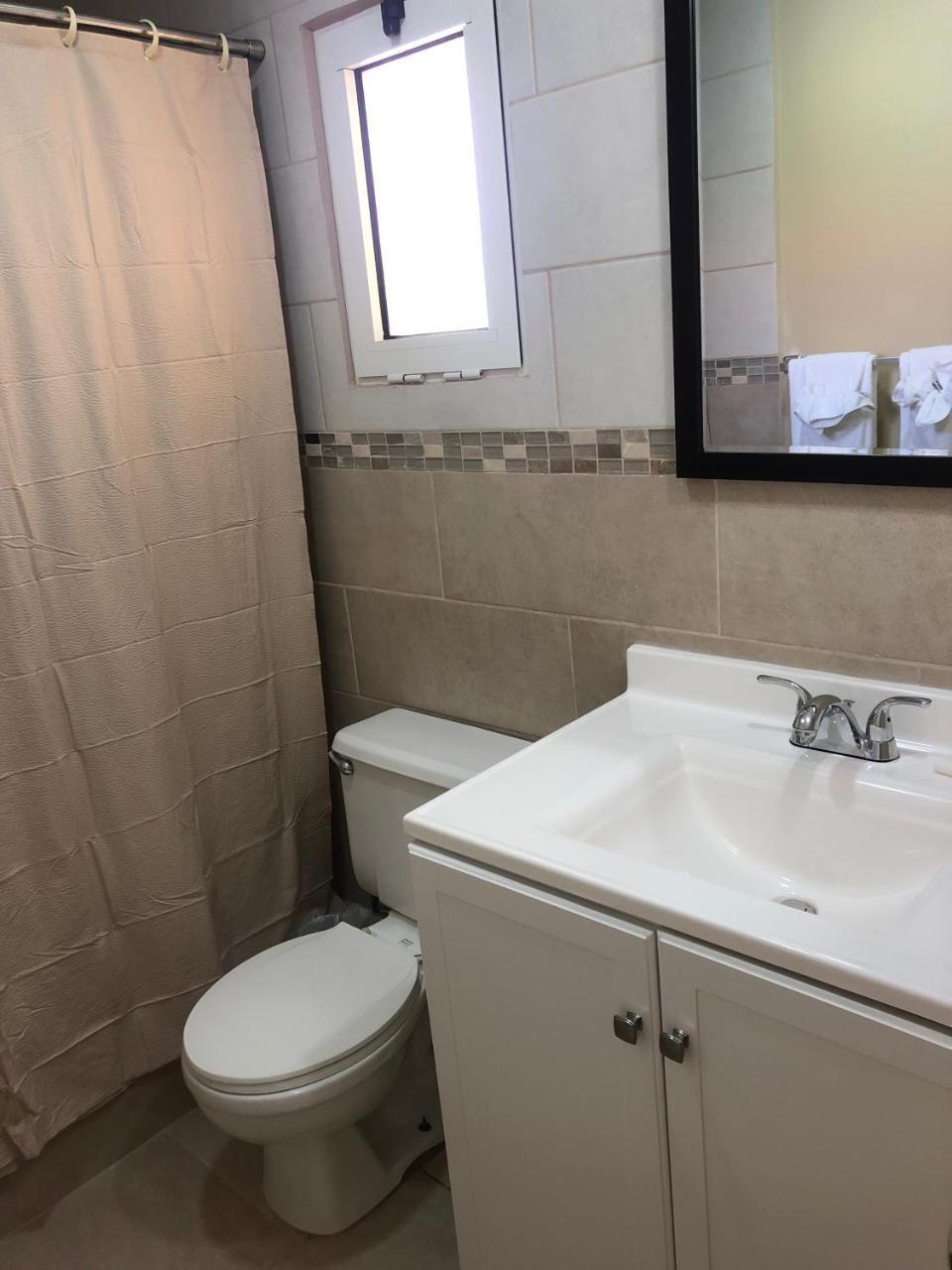 Carl'S Unique Inn & Conference Facilities خليج سِمبسون المظهر الخارجي الصورة