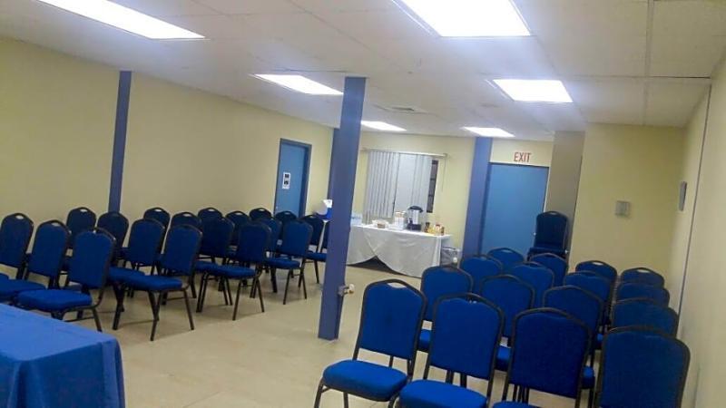 Carl'S Unique Inn & Conference Facilities خليج سِمبسون المظهر الخارجي الصورة