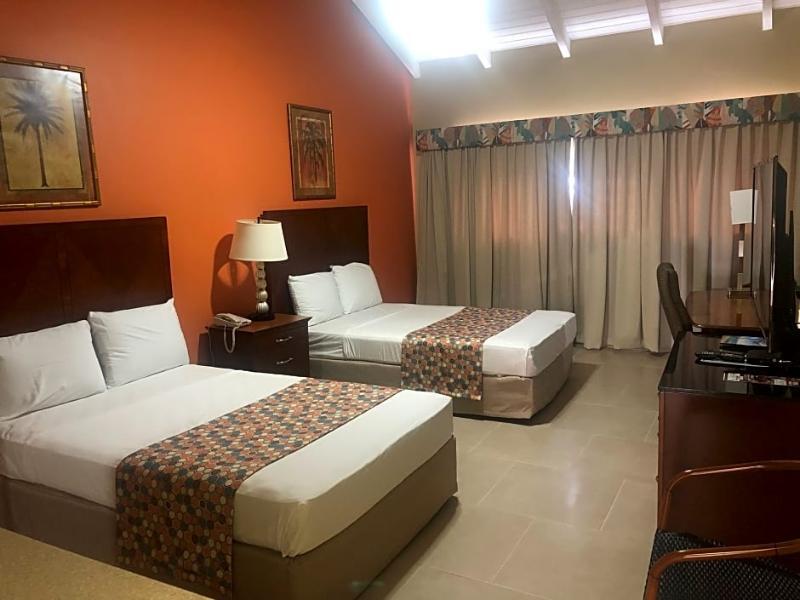 Carl'S Unique Inn & Conference Facilities خليج سِمبسون المظهر الخارجي الصورة